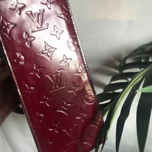 Load image into Gallery viewer, Vintage Louis Vuitton Vernis Leather Mini Bag