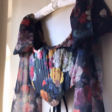 将图片加载到图库查看器,Rococo Still Life Velvet Corset