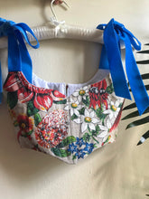 Load image into Gallery viewer, Vintage floral painted linen crop corset
