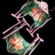 将图片加载到图库查看器,Rococo Swing Velvet Corset