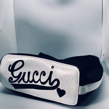 将图片加载到图库查看器，Vintage Gucci Monogram Shoulder Bucket Bag
