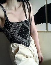 Charger l&#39;image dans la galerie, Coated denim bandana corset
