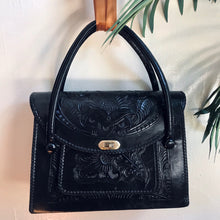 将图片加载到图库查看器，Vintage 1970’s Embossed Leather Handbag
