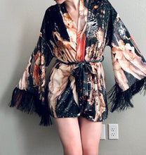 Charger l&#39;image dans la galerie, VENUS RTW: Vera Velvet Kimono Robe
