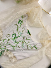 Cargar imagen en el visor de la galería, Hand Embroidered Garden Corset
